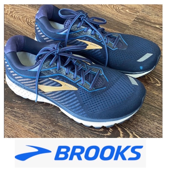 Brooks Other - Brooks Like new Ghost 12 4E sneakers. Navy gold